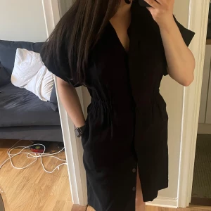 Button up shirt dress - Breezy summer dress with pockets. I’m 160 and usually wear size S/36. 