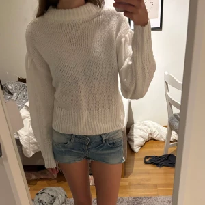 Stickad tröja - Fin stickad tröja från hm, alldrig använd💕