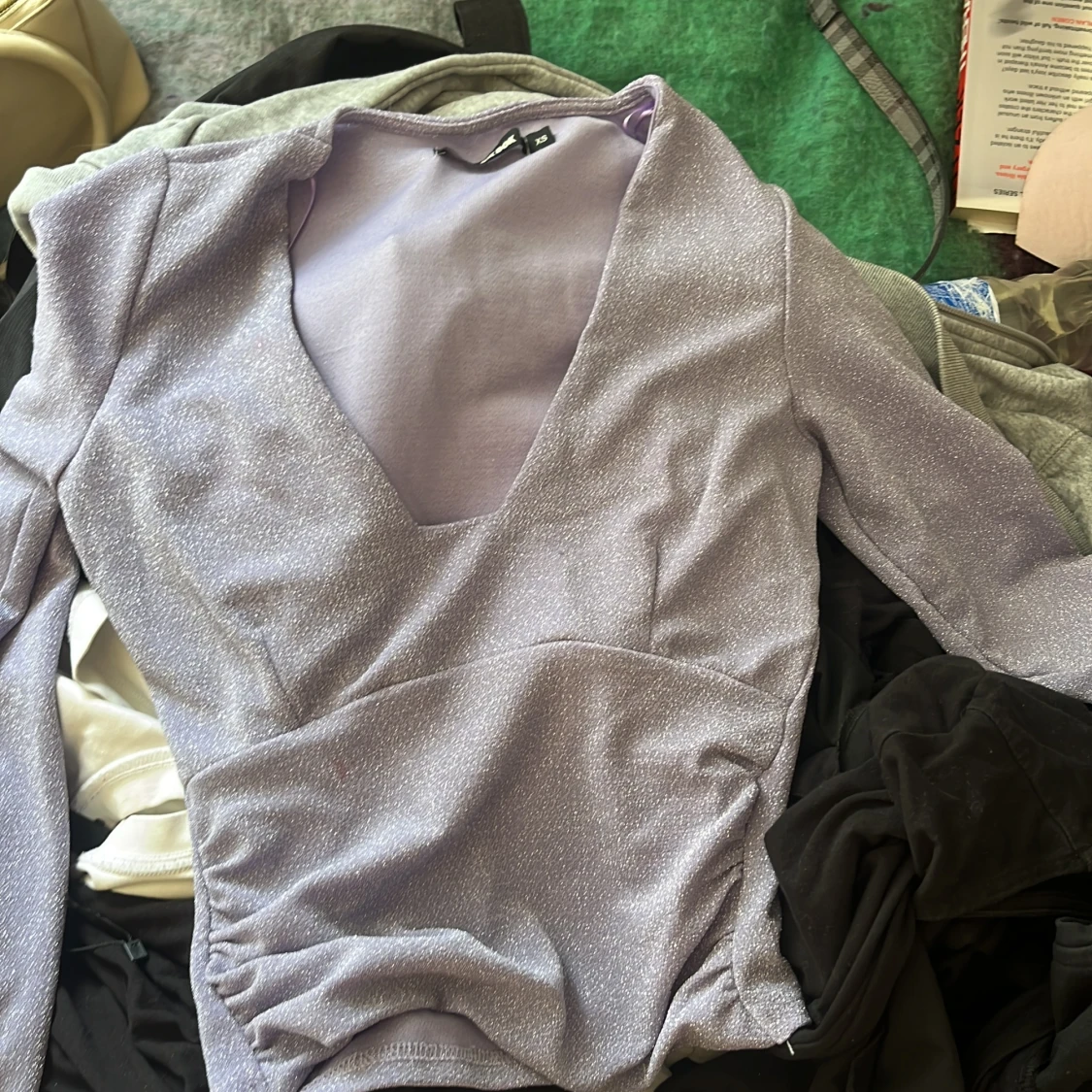 Glittrig tröja från bikbok