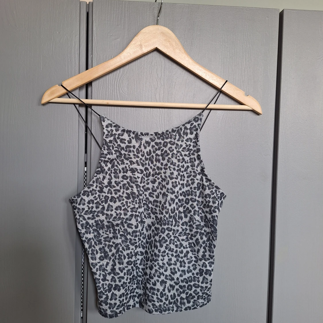 Grå leopardmönstrad topp, leopard linne strl XS 
