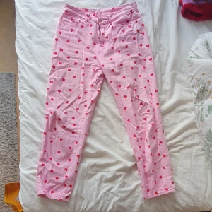 Hjärtbyxor - Hjärtbyxor köpte här på plick, från shein. 