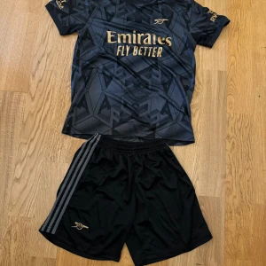 Arsenal Fotboll Set - Helt ny, oanvänd Arsenal Fotbolls Set. Pris kan diskuteras vid snabb affär. 