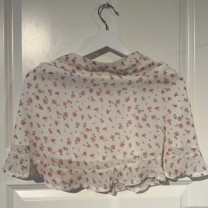 Kjol - Jätte fin kjol till sommaren! Kommer inte till användning ❤️