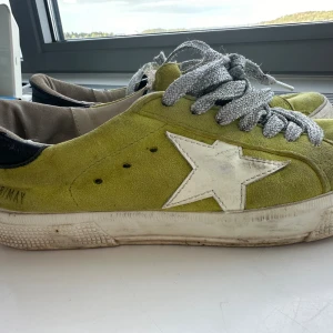 Golden goose skor - Super så snygga GGDB skor, cool färg och i bra skick💕