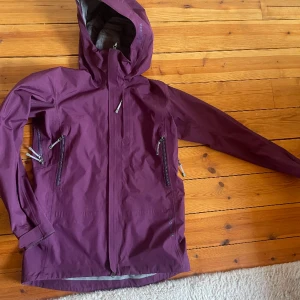 Houdini  - Skaljacka från Houdini, nästan aldrig använd då jag har fler, färgen är som första bilden!