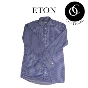 ETON Skjorta - Säljer en riktigt fin skjorta från ETON. Skjortan är i storlek 41/16 och skicket är 8/10. Modellen på bilden är 180cm.