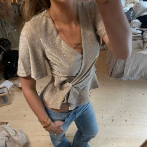 Topp - SUPER snygg topp