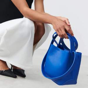 Supergullig blå väska från Gina, använd typ 5 gånger så som ny 💙💙💙
