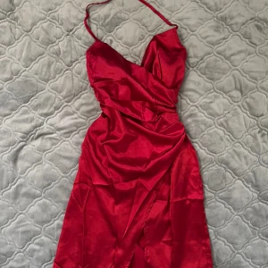 Klänning  - Helt ny aldrig använd storlek S