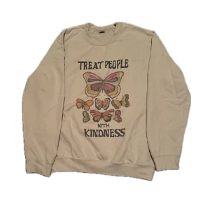 Hoodie  - Treat people with kindness hoodie. Bra skick, använt fåtal gånger. 
