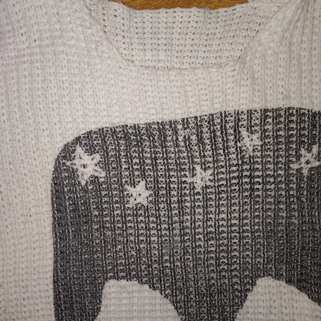 Gullig krämvit stickad tröja med döskalle och stjärnor - 91