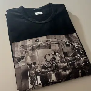 Fin cp company T-shirt i bra skick.köpt på nk för:1700 typ mitt pris 700