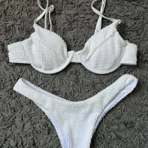 Nu bikini - Helt oanvänd, storlek S.  80 kr, hämtas i Kalmar eller skickas mot fraktkostnad.
