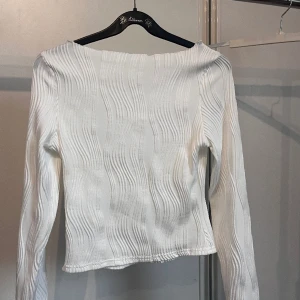 Snygg tröja  - Snygg tröja lite typ off shoulder 