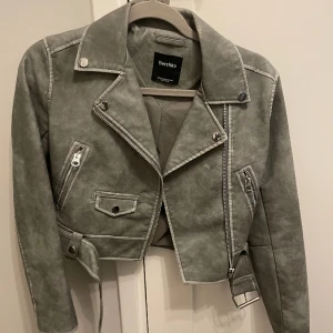 Bikerjacka bershka - Oanvänd