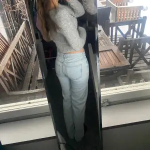 Jätte fina lågmidajfe jeans från Gina💘 Är i bra skick!!!