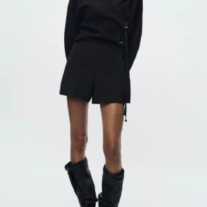 Kostymshorts - Säljer dessa helt nya shorts med prislappen kvar från zara! De är slutsålda på hemsidan💕💕