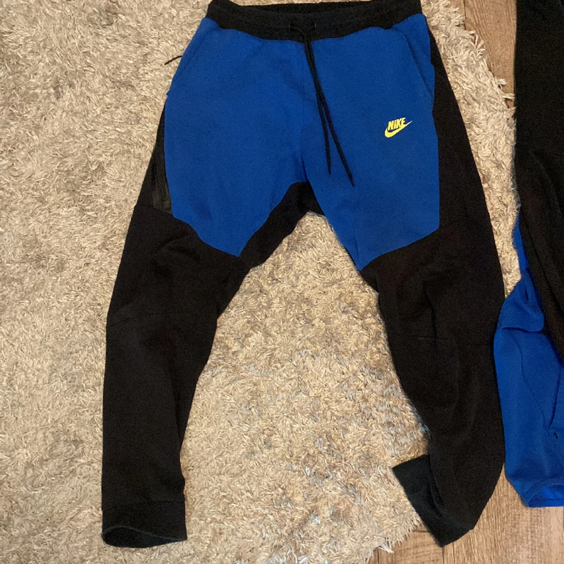 Nike Tech exklusive färg