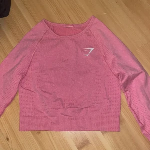 Rosa gymshark tröja💗 - En ljusrosa kort gymshark träningstopp💗använd cirka 1 gång