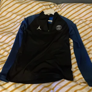 Psg tröja med Jordan logo - skick 8/10