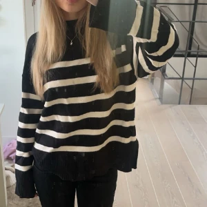 Randig stickad tröja - Randig stickad tröja från zara.