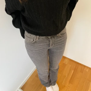 Jeans - Jeans från weekday, använda en gång och är i mycket bra skick