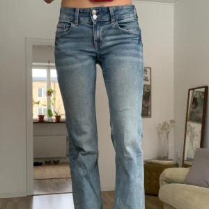 Lågmidjade jeans - Lågmidjade jeans från HM. Fint skick!