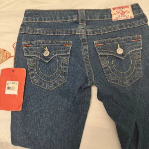 True religon jeans - Jätte fina sällsynta True religon jeans . Köpta på portobello market i London. Säljer de pågrund av att de är för små!