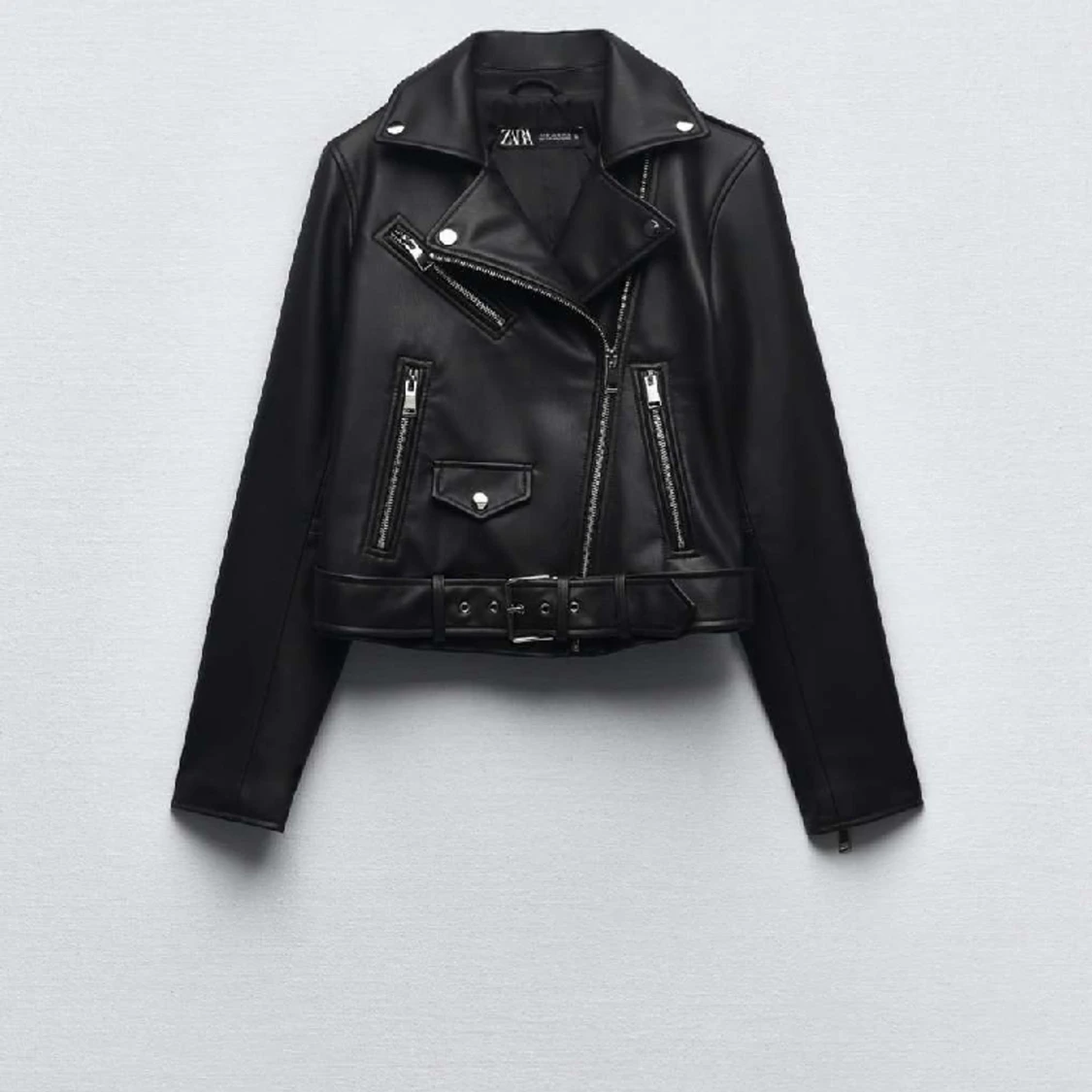 Bikerjacka i skinnimitation