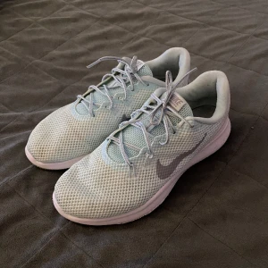 Nike skor - Skor från märket Nike i helt nytt skick