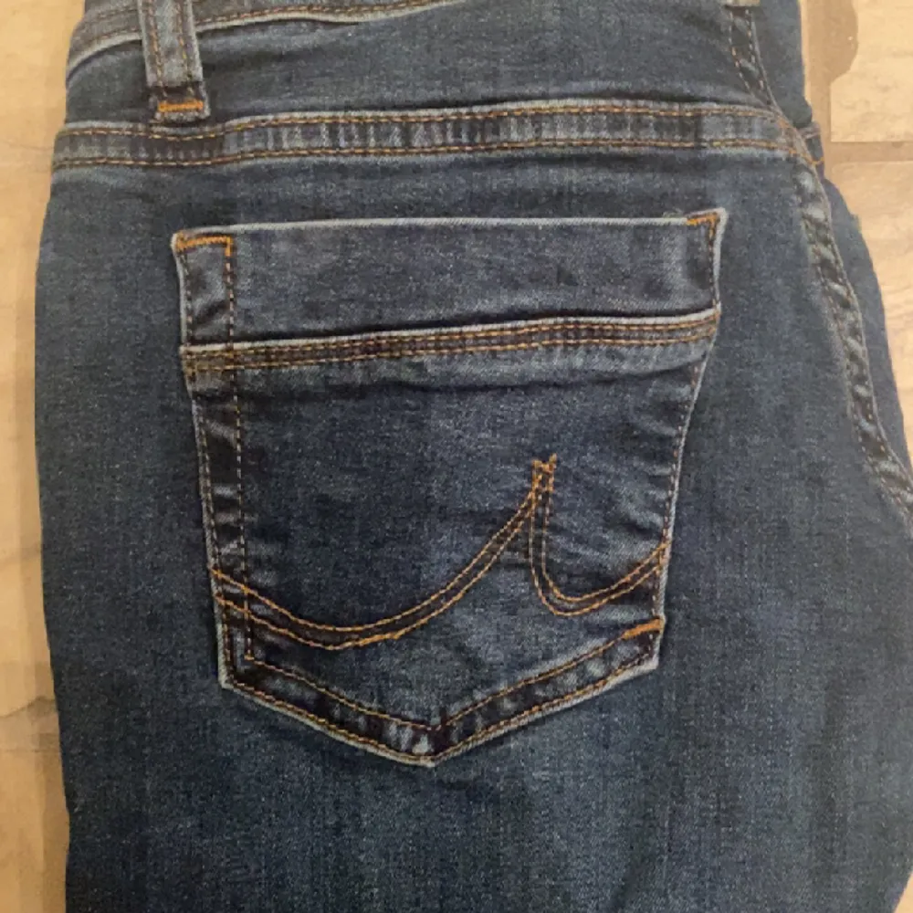 Lågmidjade jeans från ltb i modellen valerie. Säljer för att dom tyvärr börjar bli för små. Jeans & Byxor.