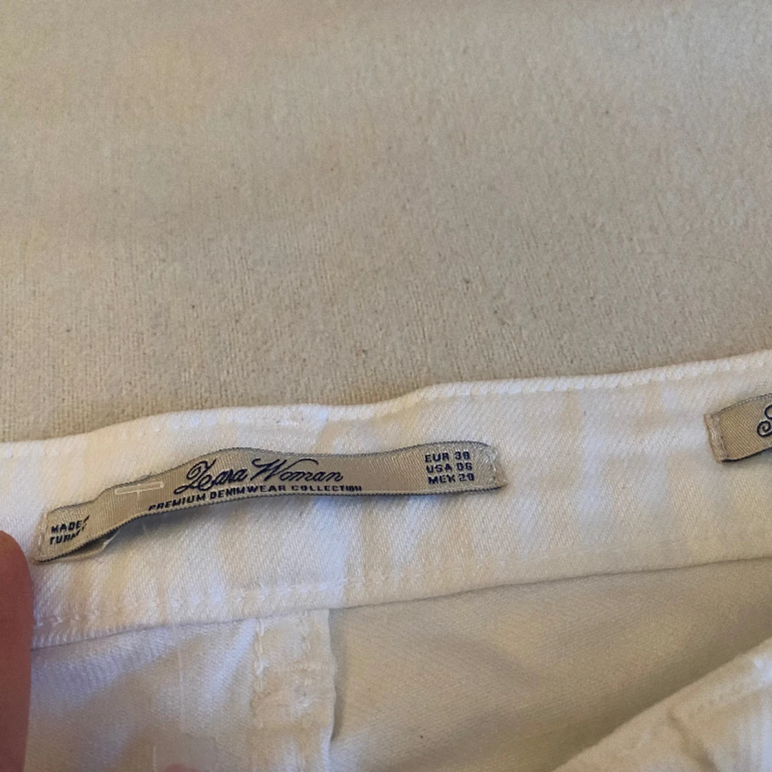 Slim fitt vita jeans från Zara - 91