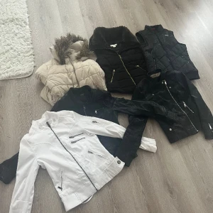 Jackor  - Jackor stl 34-S. 2 västar, 2 jeansjackor 1 vinterjacka och 1 vit finjacka 
