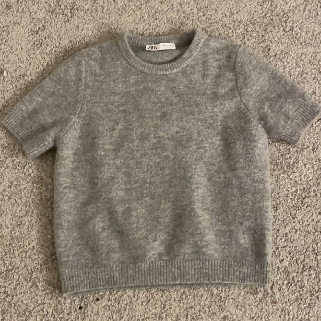 Grå mjuk zara tröja