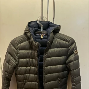 Colmar jacka  - Säljer min colmarjacka, då den inte längre kommer till användning. Skriv om ni har några frågor, pris kan diskuteras!🤗💗