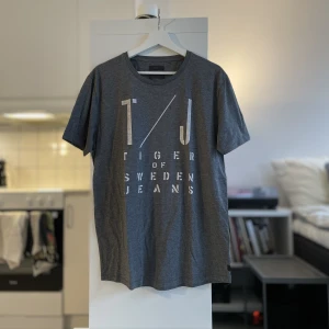 Tiger of Sweden T-shirt  - Storlek M