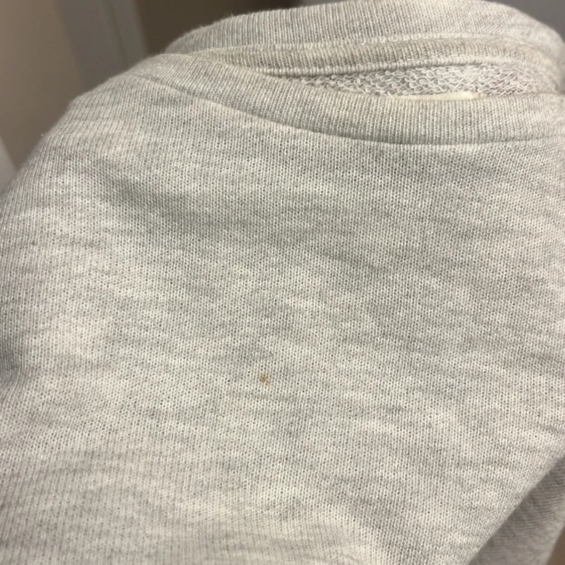 Basic tröja med detaljer  - 2