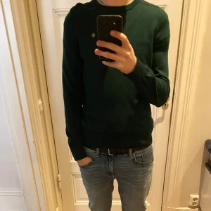 Morris tröja - Säljer nu min morris merinotröja då den har blivit för liten. Sparsamt använd och väl omhändertagen.