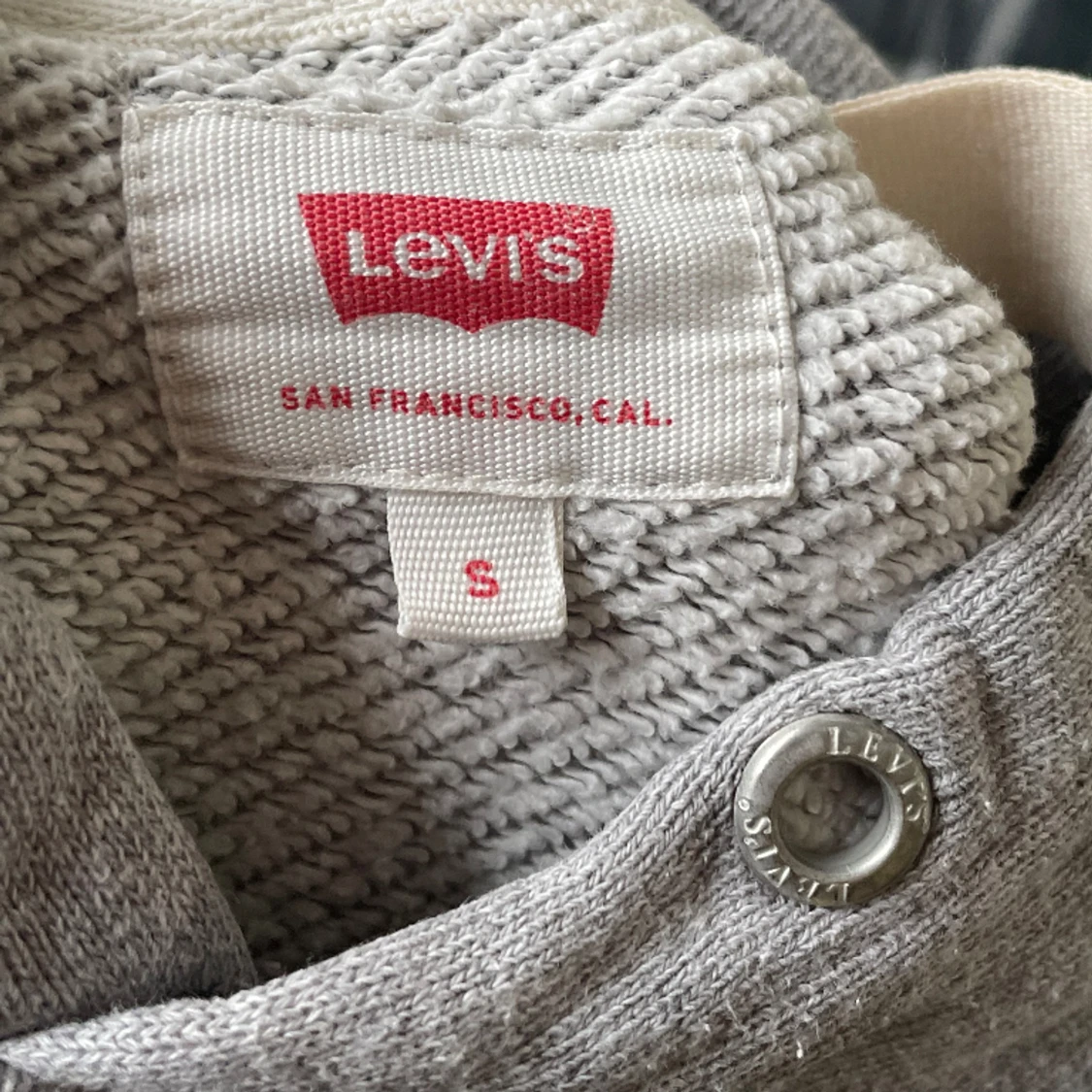 Levis hoddie  - 91