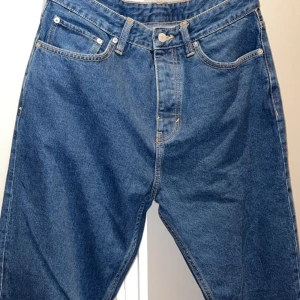 Zara baggy jeans  - Zara baggy jeans i mörkblå  bra skick, zara storlek 40