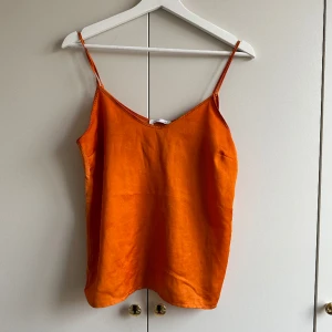 Rostfärgad linne - Rostfärgat linne från Zara. I använt men bra skick.