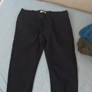 Lacostr jeans  - Lacostr jeans går ner i pris vid snabba afärer 