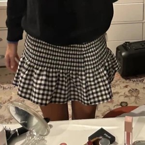 Rutig kjol  -  Säljet pg att den inte passar mig (för stor) 💗