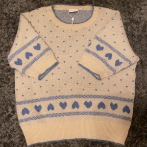 Stickad t-shirt - Nästan aldrig använd