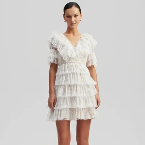 By Malina Klänning - Säljer min Sky Miniklänning från By Malina 🤍 Aldrig använd, nypris 2800kr.