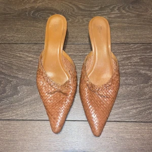 Vintage kitten heels  - Vintage kitten heels i storlek 38