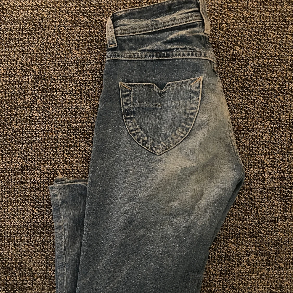 Blåa jeans med detaljer  - 91