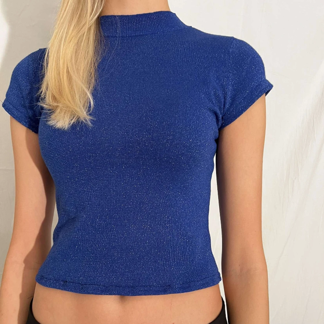 Blå glittrig topp  - 91