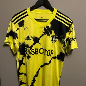 Fotbollströja  - Leeds tröja 