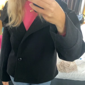 Kappa - säljer min jacka från Gina Tricot för att jag ej använder den. väldigt bra skick 👌🏻